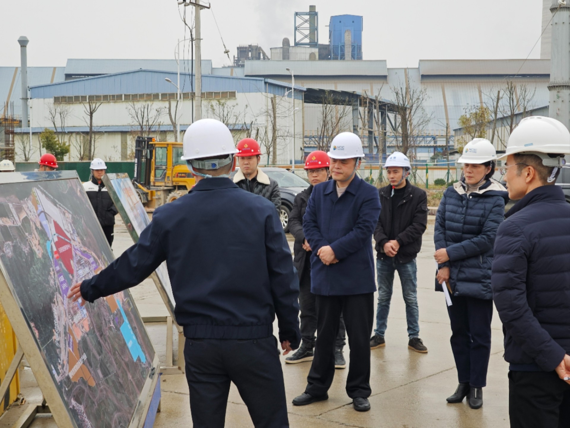 2024-2-29市交投集團領(lǐng)導深入市交投物流集團項目一線(xiàn)調研，章佳琦拍攝1.jpg