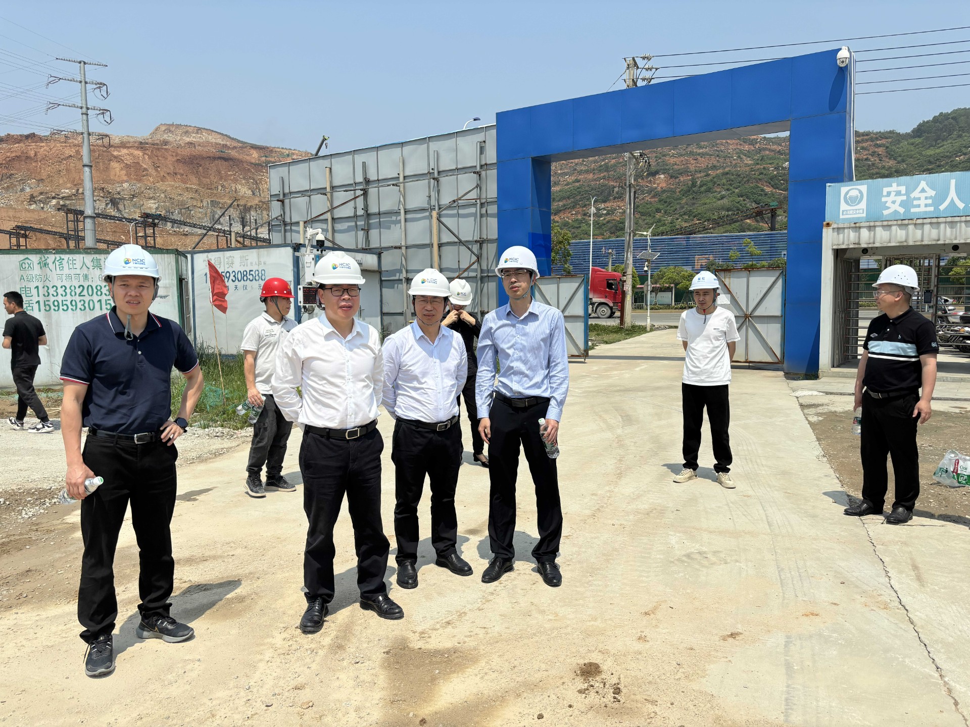 市交投集團領(lǐng)導深入市交投項目開(kāi)展五一節前安全檢查，賴(lài)海瀾拍攝1_new.jpg