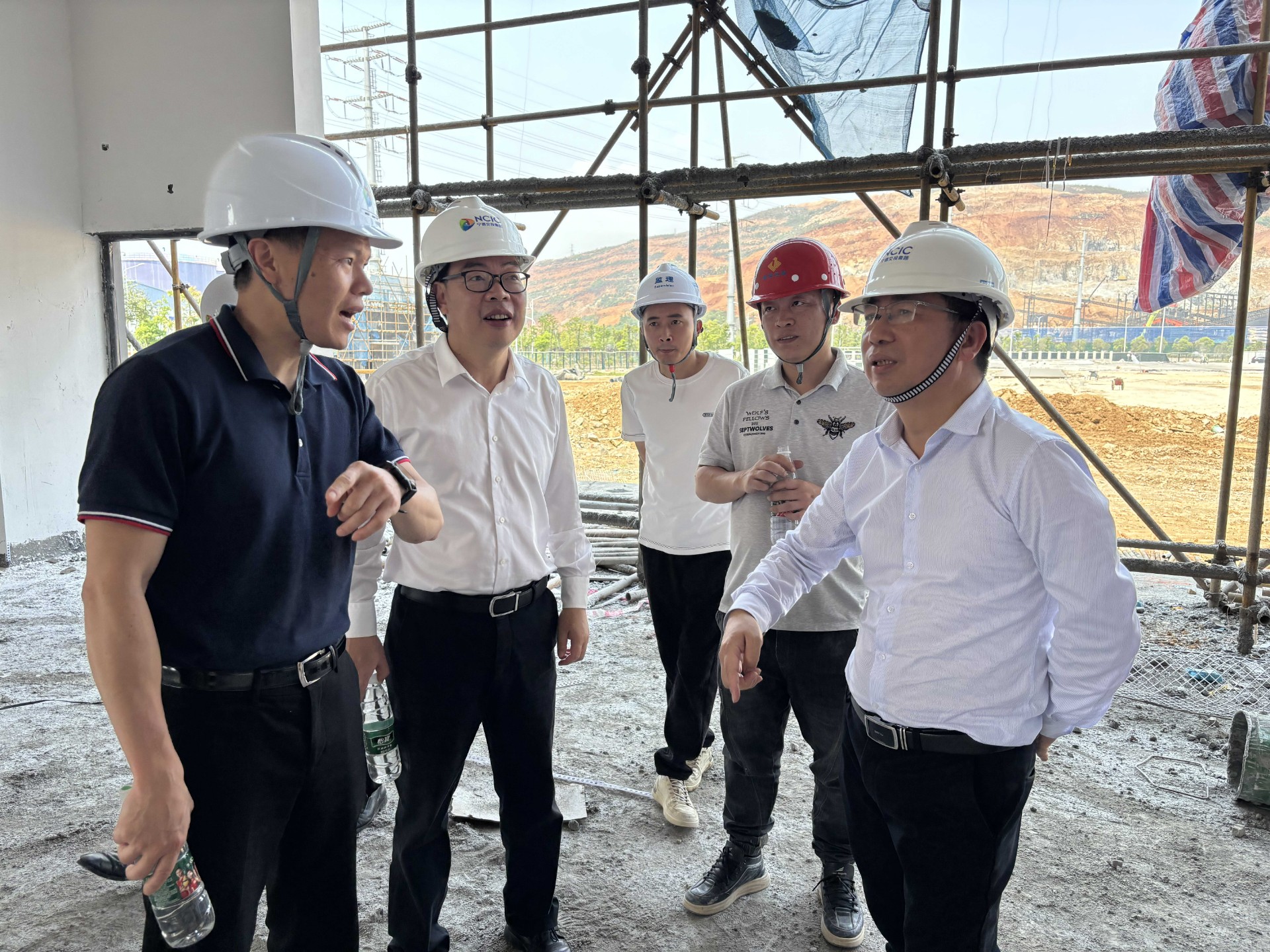 市交投集團領(lǐng)導深入市交投項目開(kāi)展五一節前安全檢查，賴(lài)海瀾拍攝2_new.jpg
